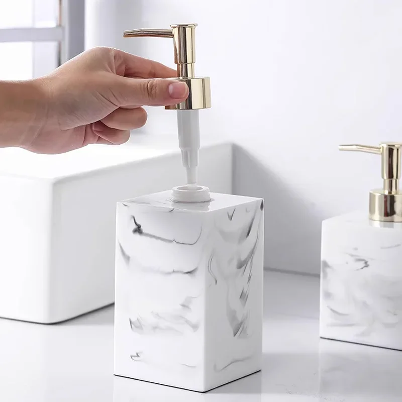 Hotel Hand Sanitizer Bottle Ma - Soap Making Pot のレビューと価格